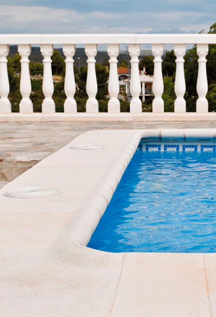 Piscina con Balaustres